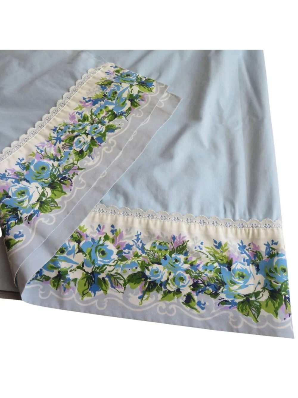 Vintage Cannon Blue Floral Lace Border King Flat Sheet Percale Cottagecore USA